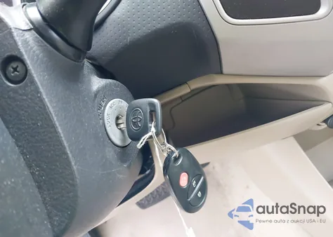 2009 Toyota Tacoma z USA, uszkodzony, nr VIN 5TETX22N49Z669866